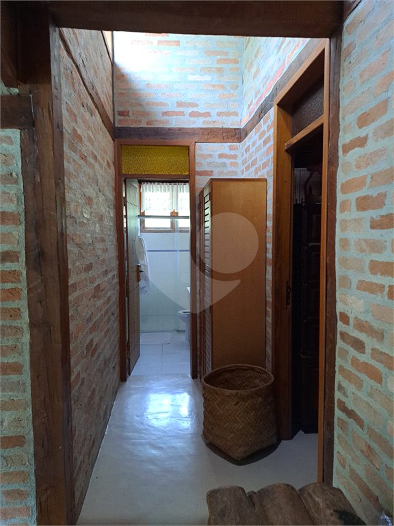 Casa à venda ou para alugar com 3 quartos, sendo 1 suíte,  no condomínio Parque Petrópolis 4 Secção, Mairiporã - SP