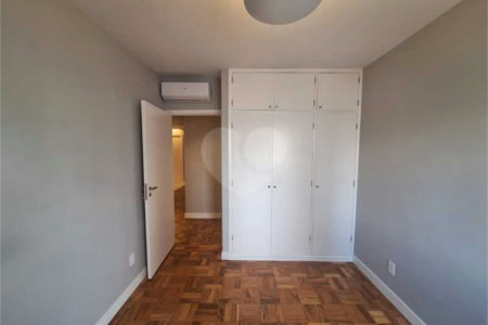 Apartamento à venda com 3 quartos, sendo 1 suíte, em Itaim Bibi, São Paulo, SP
