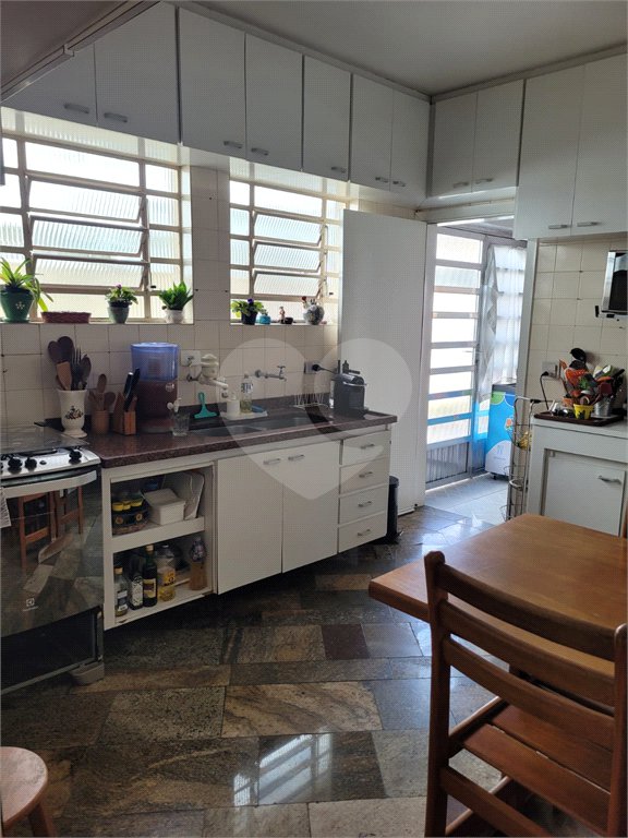Sobrado à venda com 3 quartos, sendo 1 suíte, em Jardim da Glória, Cotia, SP