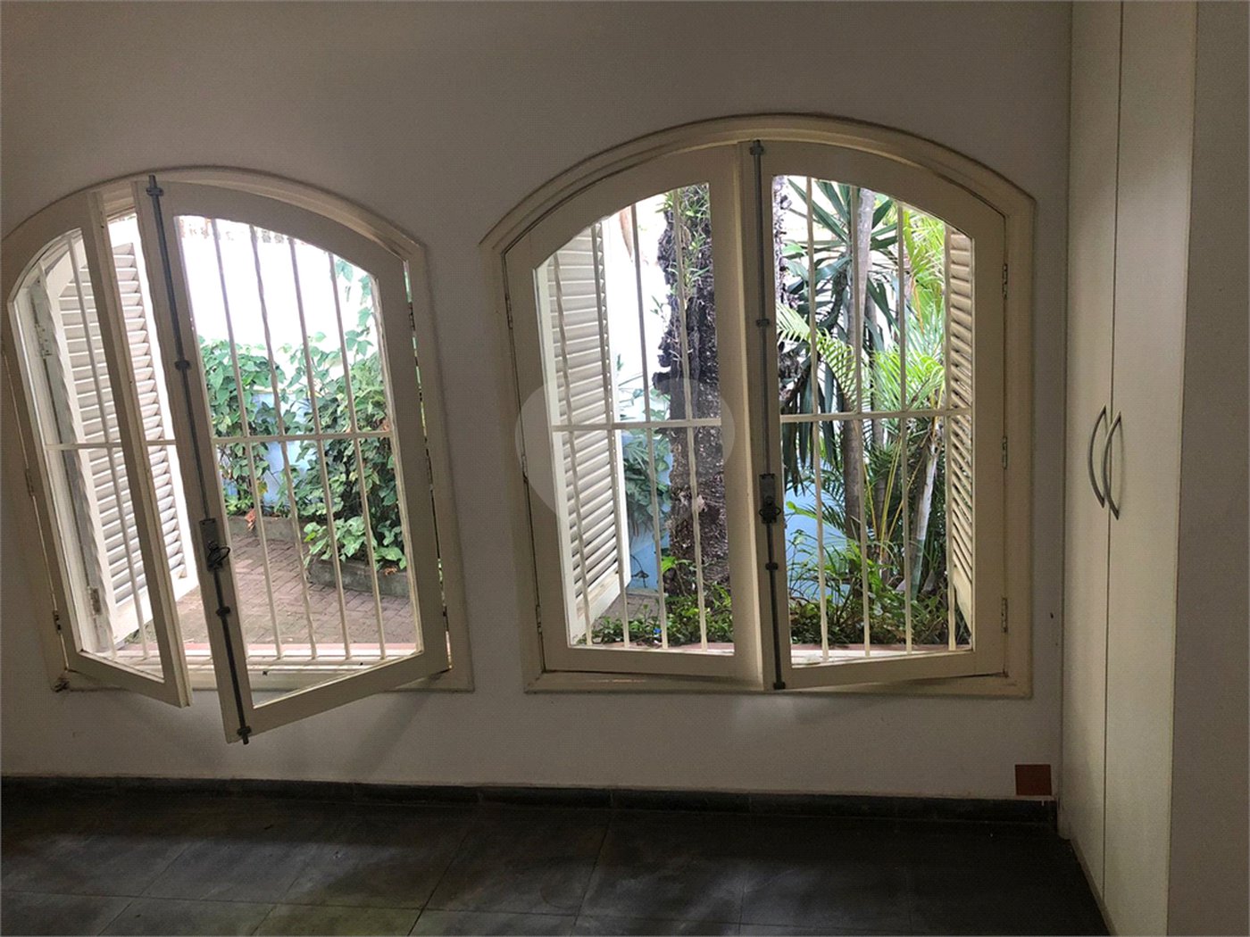 Casa Térrea à venda com 4 quartos, sendo 2 suítes, em Jardim das Bandeiras, São Paulo, SP