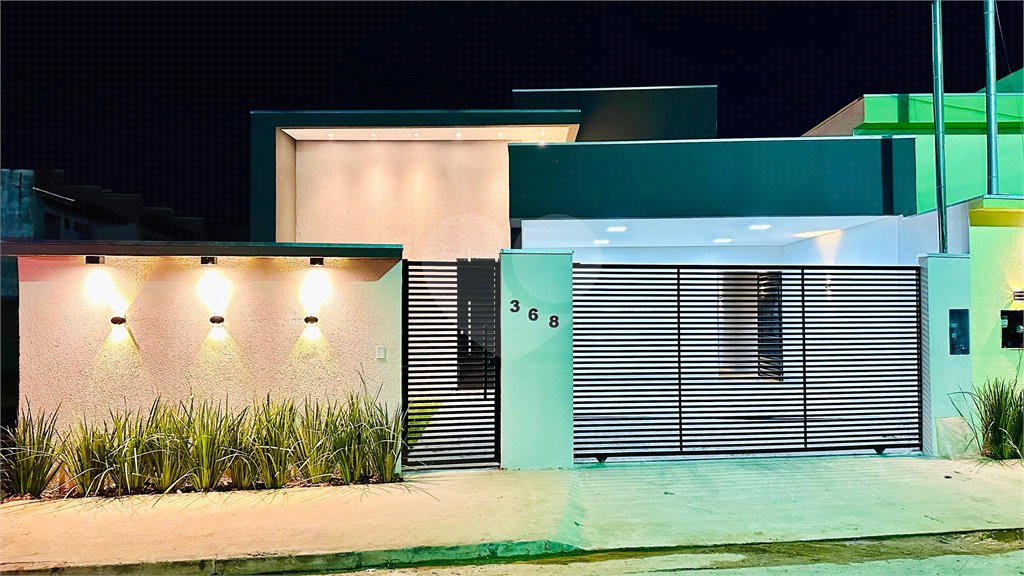 Casa à venda com 3 quartos, sendo 1 suíte, em Jardim das Palmeiras, Cuiabá, MT