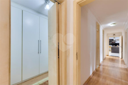 Casa Térrea à venda com 4 quartos, sendo 2 suítes, em Interlagos, São Paulo, SP
