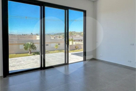 Casa à venda com 3 suítes no condomínio Shamballa 3, Atibaia - SP