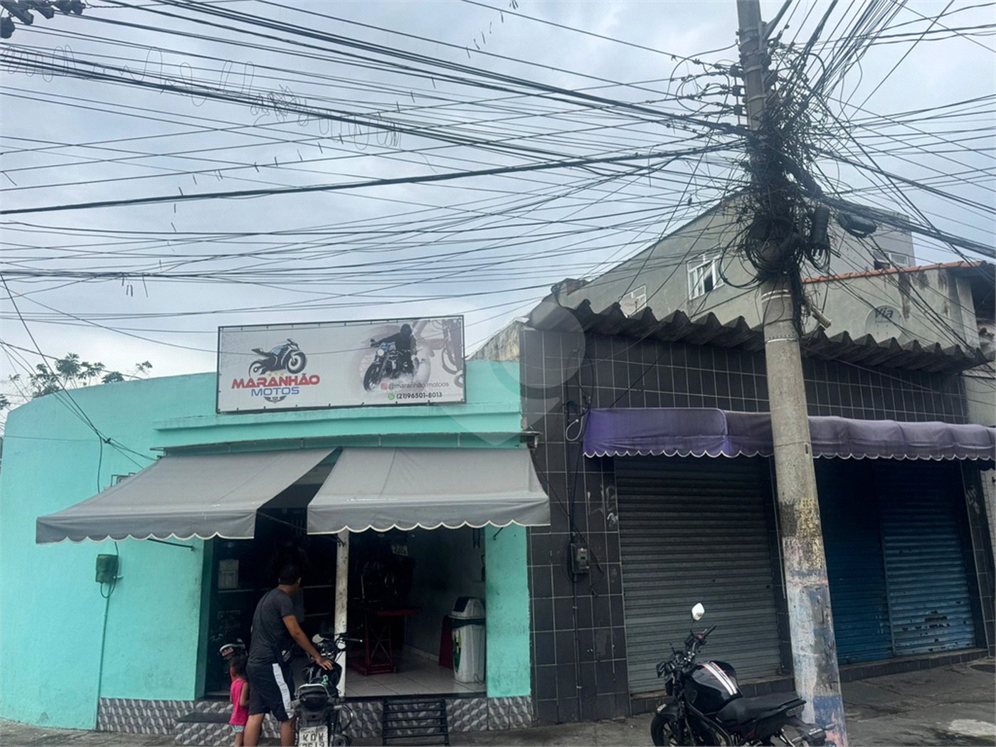 Casa à venda com 3 quartos em Santíssimo, Rio de Janeiro, RJ