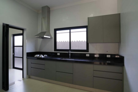 Casa à venda com 4 suítes no condomínio Gramado Park Residencial, Álvares Machado - SP