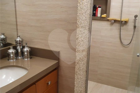 Apartamento à venda com 3 quartos, sendo 1 suíte, em Vila Paulicéia, São Paulo, SP