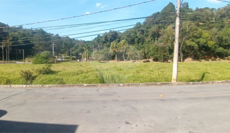 Casa à venda no condomínio Alpes da Cantareira, Mairiporã - SP