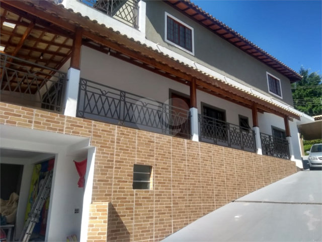 Casa à venda com 3 quartos, sendo 1 suíte,  no condomínio Alpes de Mairiporã, Mairiporã - SP