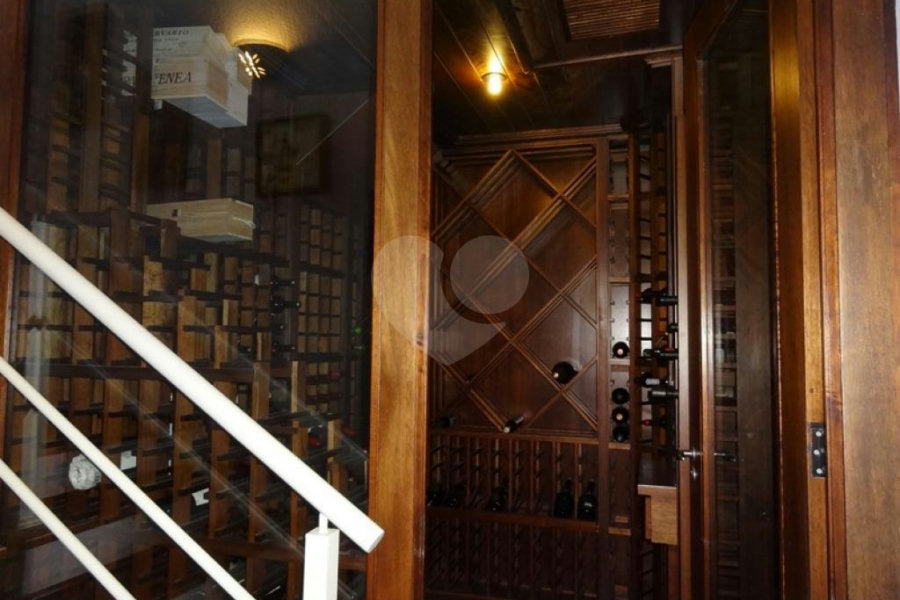 Casa à venda com 4 suítes no condomínio Jardim Ibiratiba, São Paulo - SP