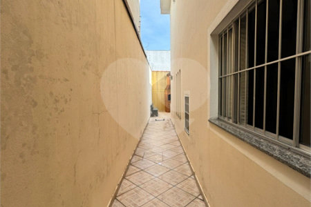 Casa à venda com 3 quartos, sendo 1 suíte, em Vila Constança, São Paulo, SP