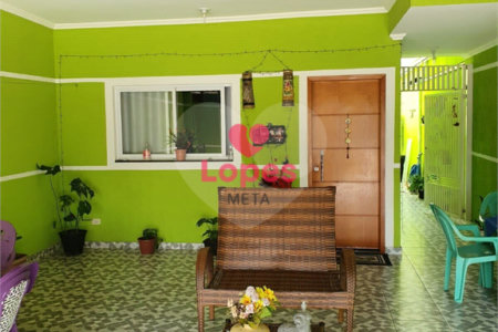 Sobrado à venda com 4 quartos, sendo 1 suíte,  em Jardim Rodolfo, São José dos Campos, SP