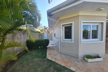 Casa à venda com 3 suítes no condomínio Vinhas da Vista Alegre - Lado Sede, Vinhedo - SP