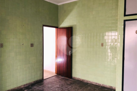 Casa à venda com 3 quartos, sendo 1 suíte,  no Centro, Mogi das Cruzes, SP