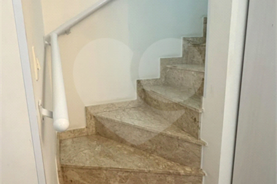 Casa à venda com 2 suítes no condomínio Santana, São Paulo - SP