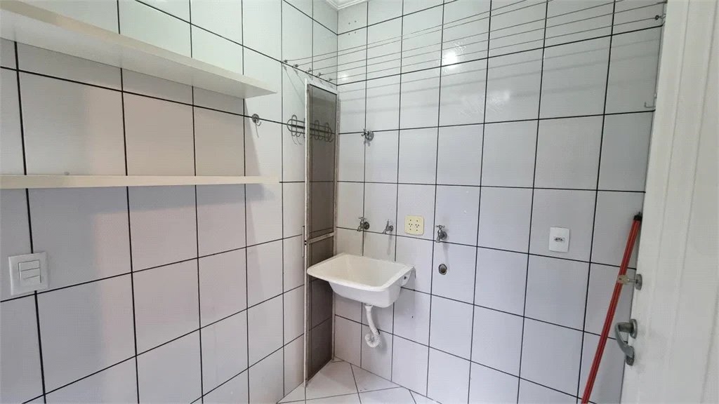 Casa à venda com 3 quartos, sendo 1 suíte, no condomínio Residencial Villagio, São Paulo - SP