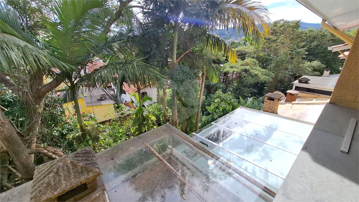 Casa à venda com 2 suítes no condomínio Village Palmas, São Paulo - SP