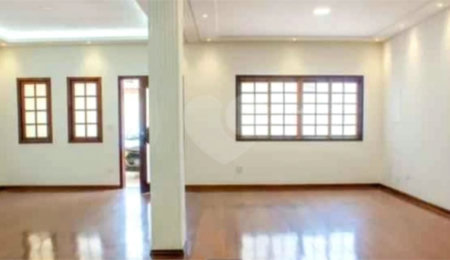Casa à venda com 4 quartos, sendo 3 suítes, em Cerâmica, São Caetano do Sul, SP