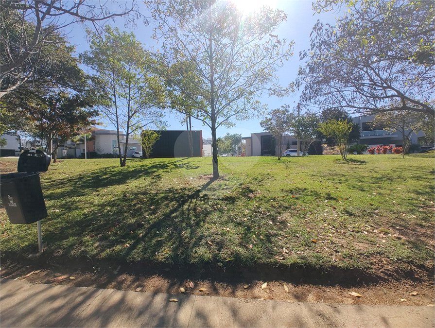 Casa à venda com 3 quartos, sendo 1 suíte, no condomínio Terras de São Francisco, Sorocaba - SP