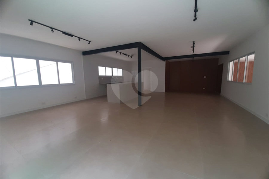 Casa Térrea à venda ou para alugar com 4 suítes em Jardim São Bento, São Paulo, SP