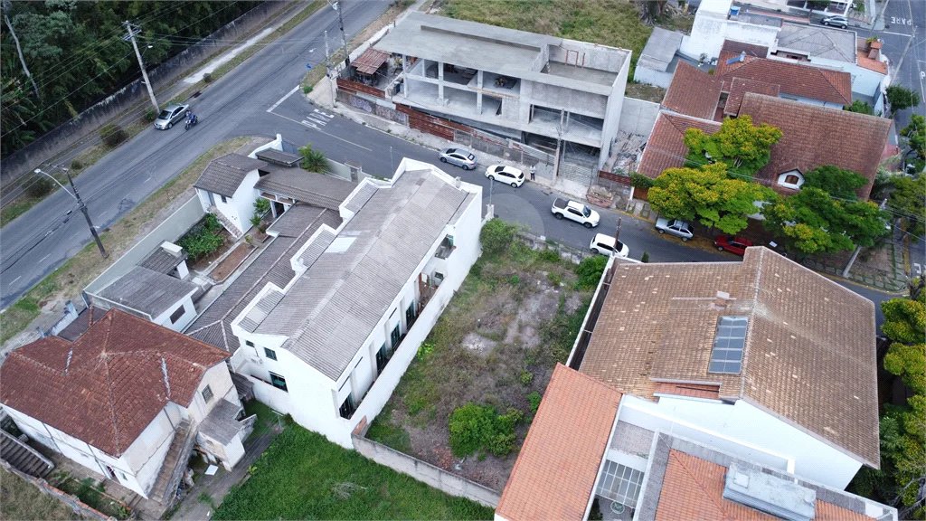 Terreno 300m² à Venda próximo ao centro á poucos metros da Avenida Champagnat