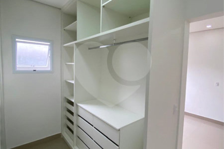 Casa à venda com 3 quartos, sendo 1 suíte,  no condomínio Terras do Vale, Caçapava - SP