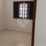 Casa em condomínio para alugar com 3 quartos, sendo 1 suíte, em Vila Petrópolis, Atibaia, SP