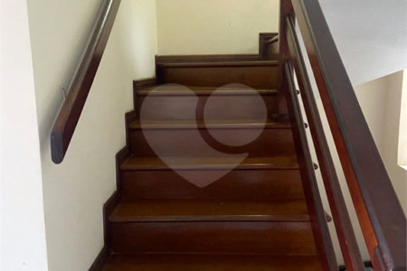 Sobrado à venda com 3 quartos, sendo 1 suíte,  em Vila Suissa, Mogi das Cruzes, SP