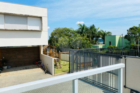 Casa à venda com 4 quartos, sendo 2 suítes, no condomínio Residencial Vila Lagos, São Paulo - SP