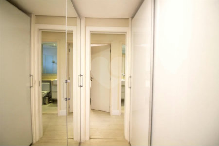 Apartamento à venda com 3 suítes em Jardim Dom Bosco, São Paulo, SP