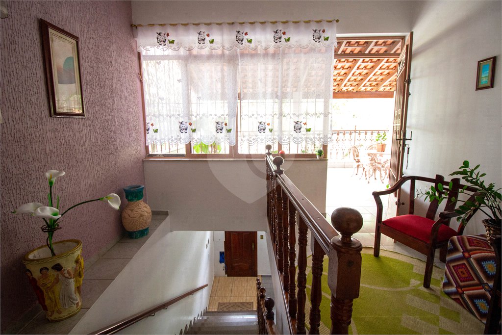 Sobrado à venda com 5 quartos, sendo 1 suíte,  em Jardim Villaça, São Roque, SP