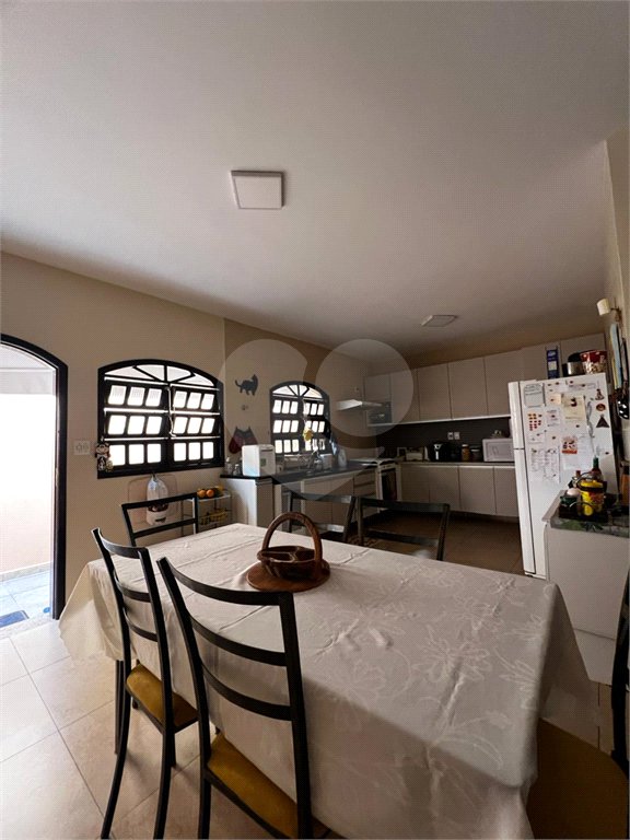 Sobrado à venda com 3 quartos, sendo 2 suítes,  em Alto Ipiranga, Mogi das Cruzes, SP