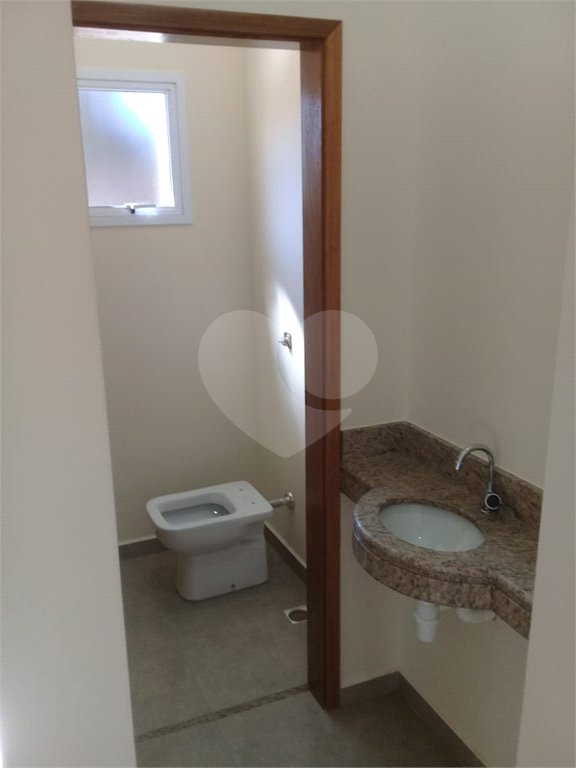 Casa à venda com 3 quartos, sendo 1 suíte,  em Loteamento Jardim Solares, Atibaia, SP