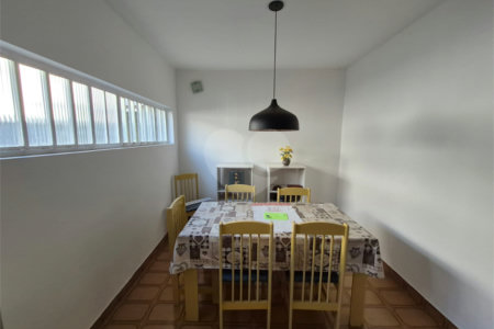 Casa à venda com 3 quartos, sendo 1 suíte, em Vila Salles, Atibaia, SP