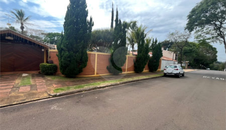Casa à venda com 3 quartos, sendo 1 suíte,  em Parque Santa Marta, São Carlos, SP