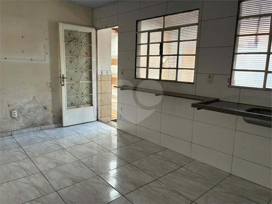 Casa Ampla e Versátil na Vila Marcelino — Excelente Espaço e Pronta para Ocupação Imediata!