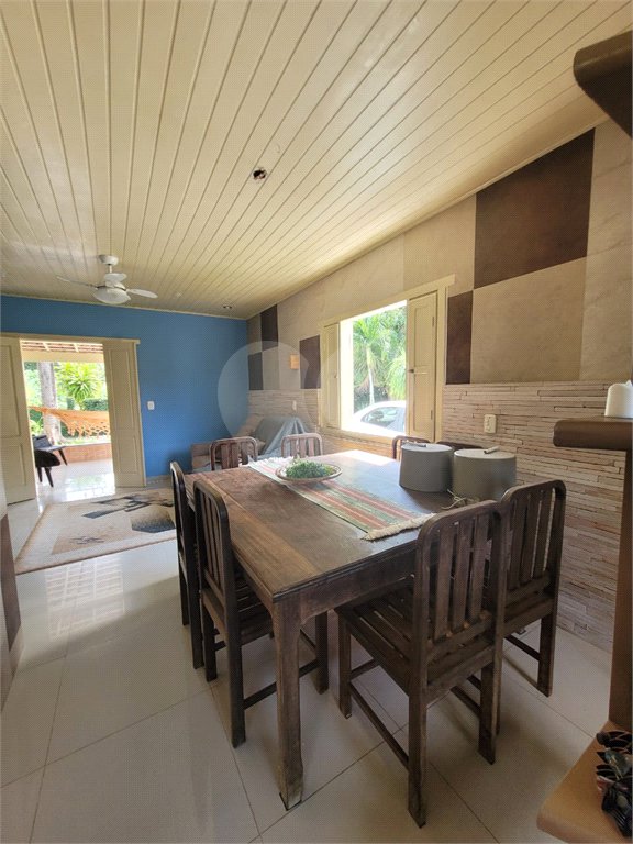Casa à venda com 4 quartos, sendo 2 suítes, no Centro, Santa Cruz Cabrália, BA
