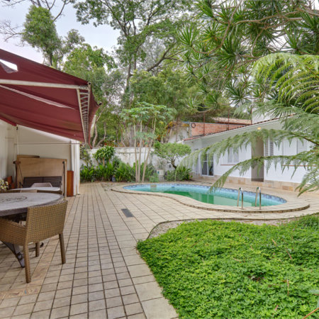 Casa Térrea à venda ou para alugar com 5 quartos, sendo 2 suítes, em Granja Julieta, São Paulo, SP