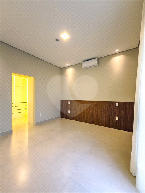 Casa à venda com 3 suítes no condomínio Residencial Dona Maria Candida, Indaiatuba - SP