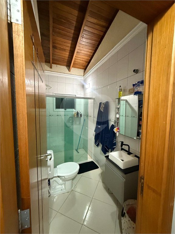 Sobrado à venda com 6 quartos, sendo 2 suítes, em Vila Áurea, Poá, SP