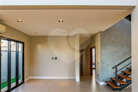 Casa à venda com 3 quartos, sendo 2 suítes, no condomínio Residencial Mont'alcino, Valinhos - SP