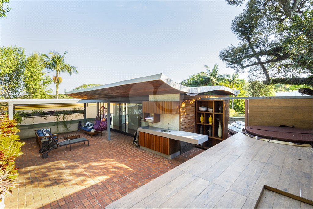 Casa à venda com 4 suítes no condomínio Vila Flora, São Paulo - SP