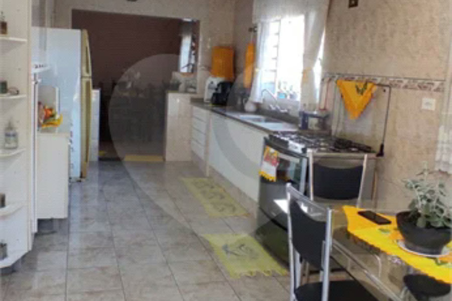Casa a venda na cidade de São Pedro - SP.