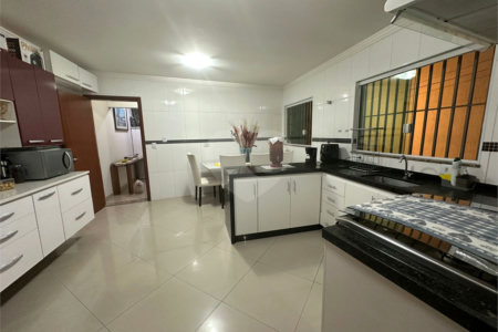 Casa à venda ou para alugar com 3 quartos, sendo 1 suíte,  em Jardim Vivan, São Paulo, SP