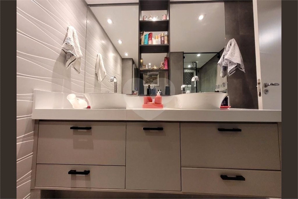 Apartamento à venda com 3 suítes em Cidade São Francisco, São Paulo, SP