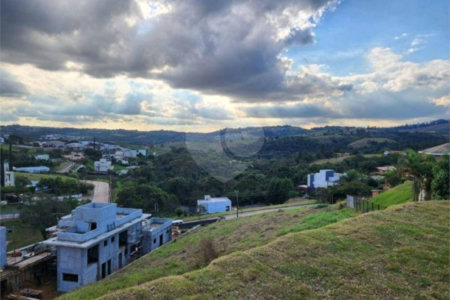 Casa à venda com 3 suítes no condomínio Residencial Jardim Primavera Louveira, Louveira - SP