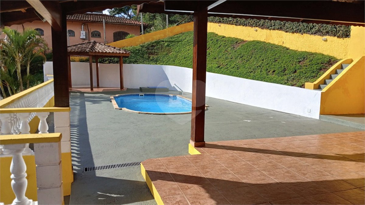 Casa em condomínio para alugar com 3 quartos, sendo 1 suíte, em Vila Petrópolis, Atibaia, SP
