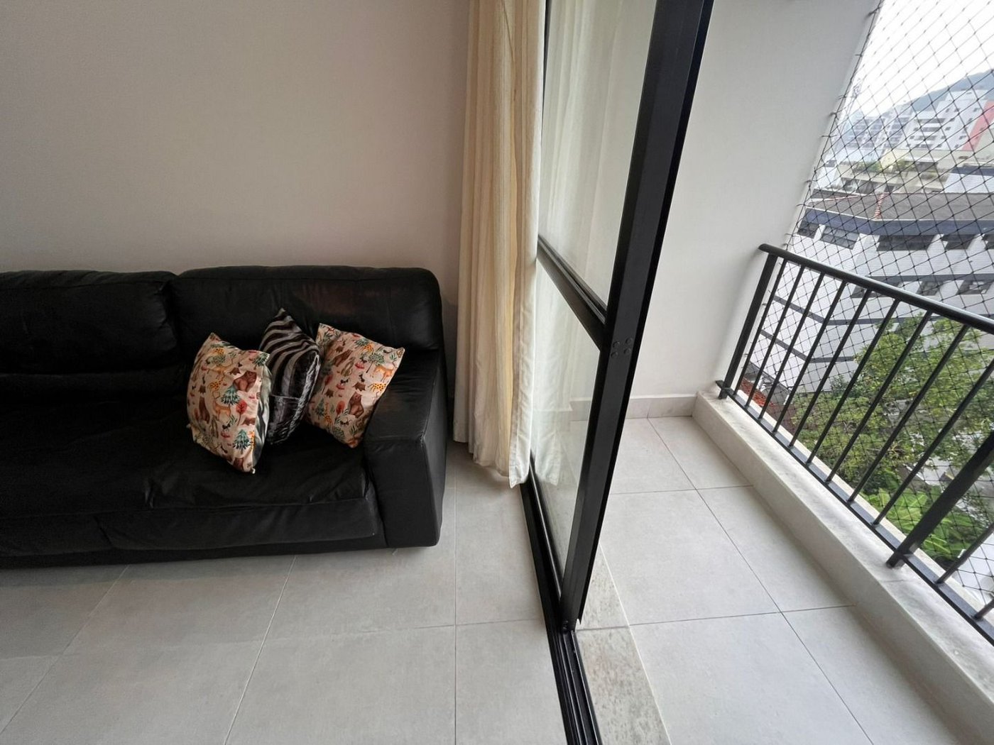Apartamento com 2 dormitórios à venda, 65 m² por R$ 360.000,00 - Vila Júlia - Guarujá/SP