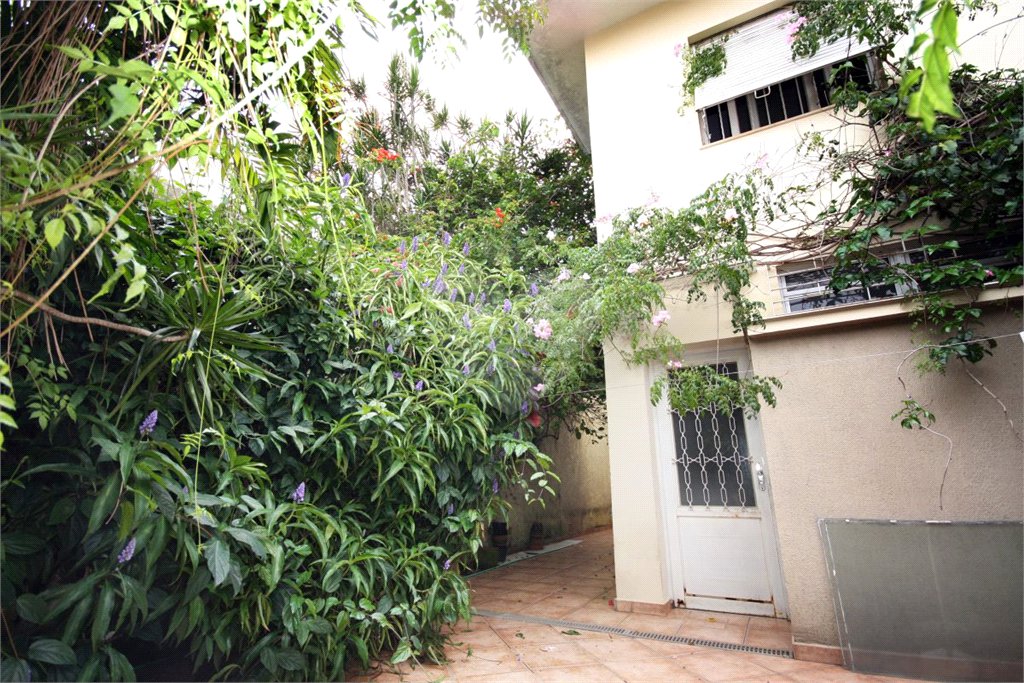 Sobrado à venda com 3 quartos, sendo 1 suíte, em Alto da Boa Vista, São Paulo, SP