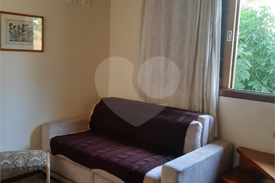 Casa à venda com 3 quartos, sendo 1 suíte, no condomínio Barbará II, São Paulo - SP