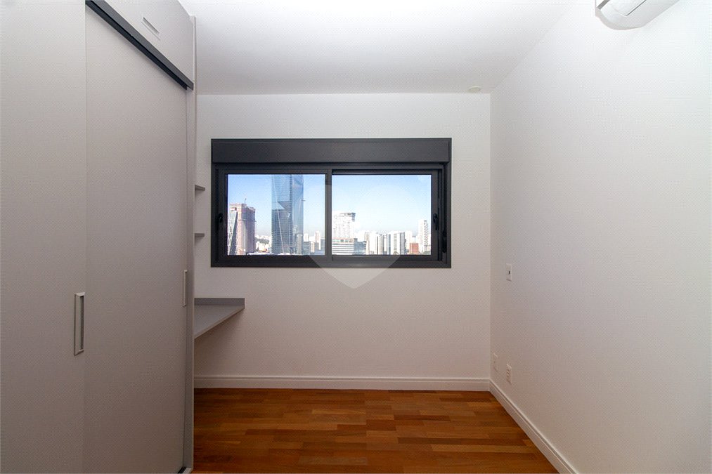 Apartamento à venda ou para alugar com 3 suítes em Jardim Morumbi, São Paulo, SP
